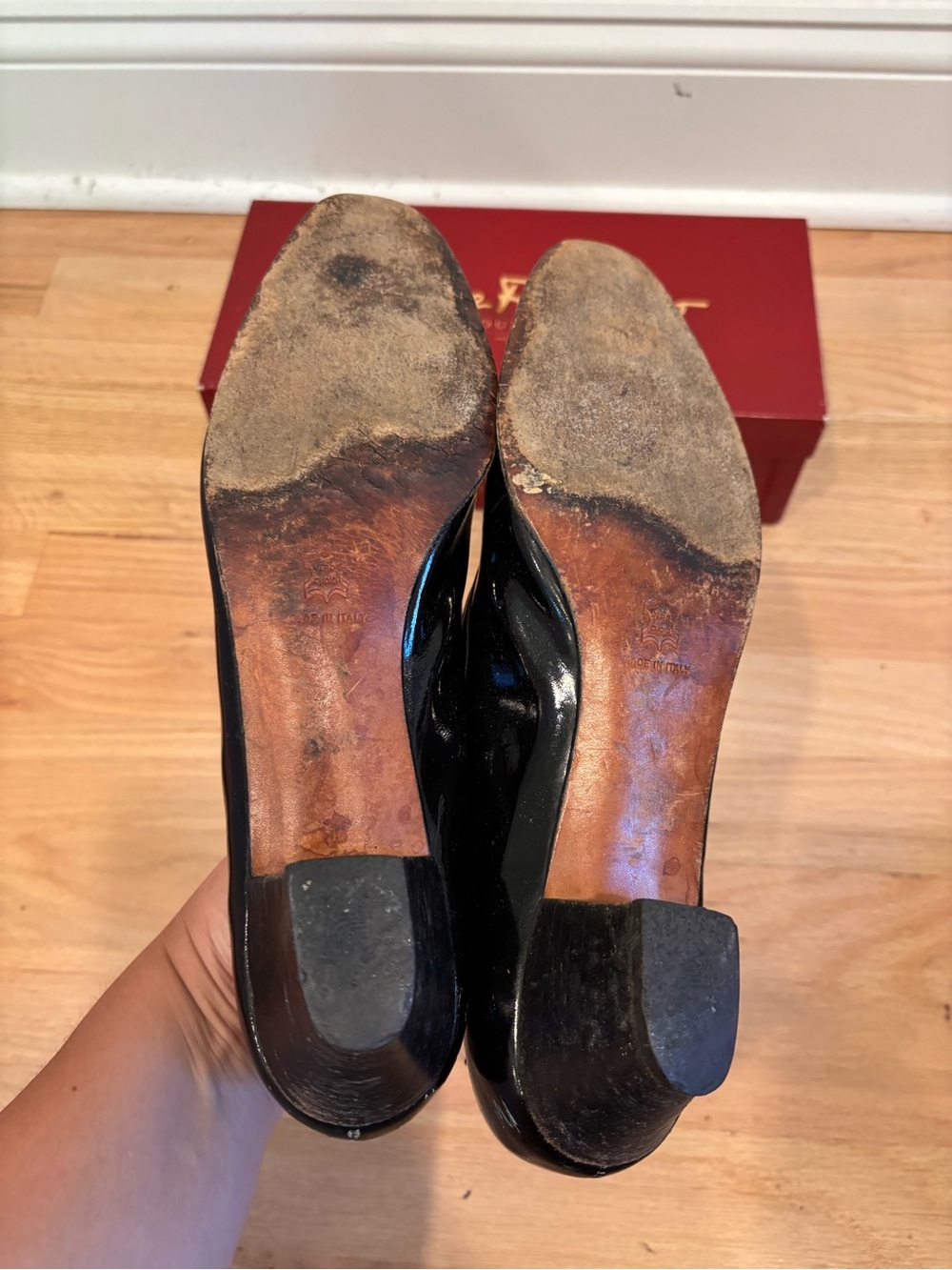 Salvatore Ferragamo black patent leather heels size US 10 - Picture 8 of 11